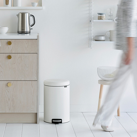 Мусорный бак с педалью Brabantia newIcon 114168 20л